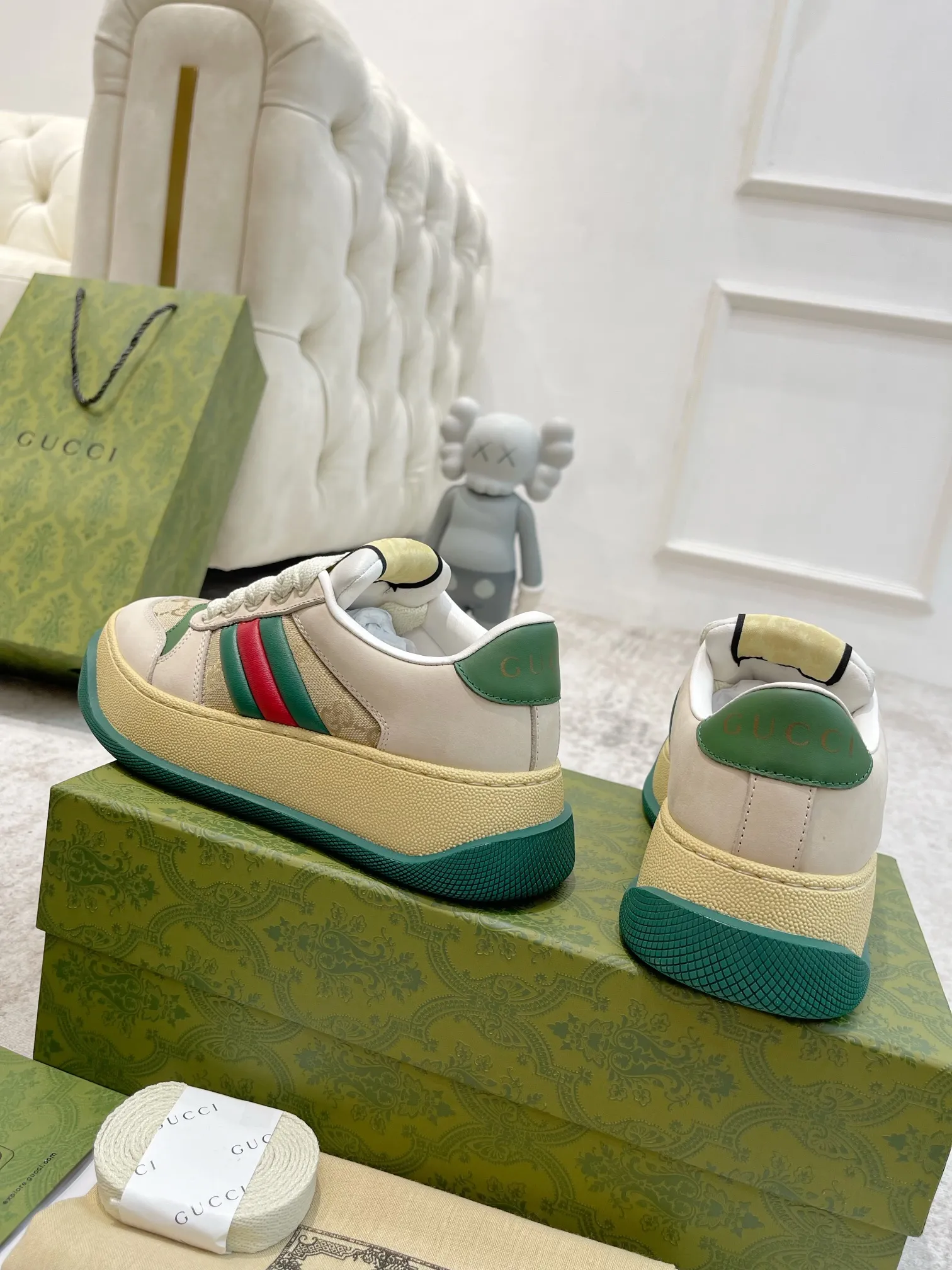 👟👟Ex-factory price 660👟👟Gucci's latest chubby thick-soled dirty shoes~~couple casual shoes, 6cm height-increasing shoes~~ The upper is stained cowhide stitched with classic double G cloth fabric, the terry cloth is delicate and sweat-absorbent and breathable, the foot pad is integrated with latex injection molding, 6cm thick T👟👟Ex-factory price U two-color sole✅ 35-40